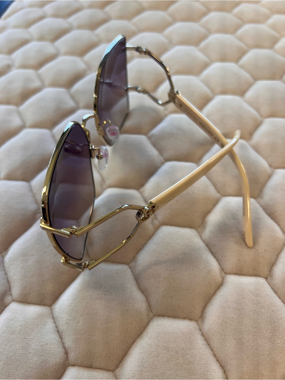 Authentic Gucci GG 1564S Sunglass oversized retro shape with signature GG’s - Picture 2 of 8